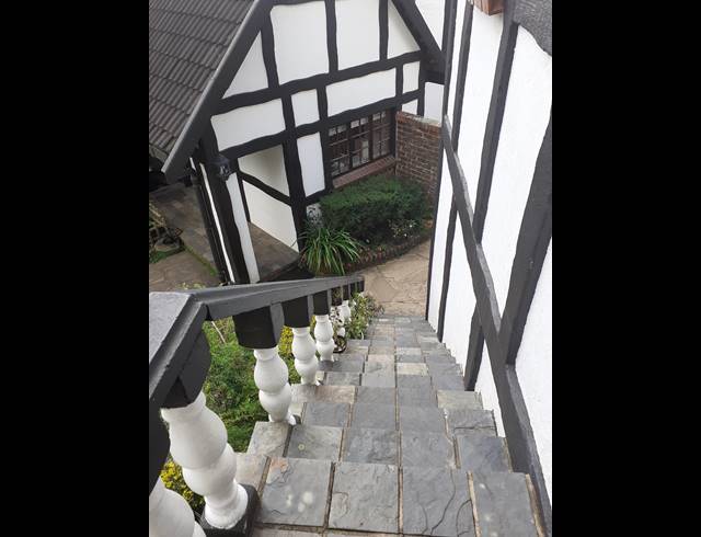 1 BEDROOM FLAT TO LET IN HILLCREST CENTRAL